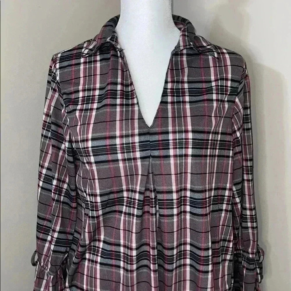 NY Collection V-Neck Plaid Shirt. - Picture 2 of 16